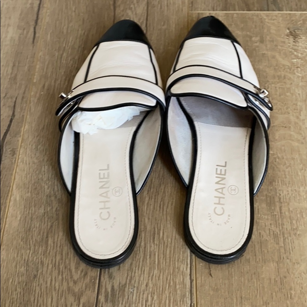 Shoes - Picture 3 of 4